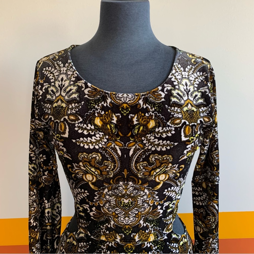 VOLCOM CHILLED OUT DRESS . - Picture 10 of 10